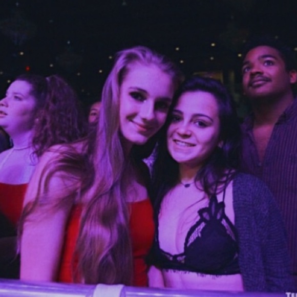 Meet your posher, Allison - Picture 3 of 4